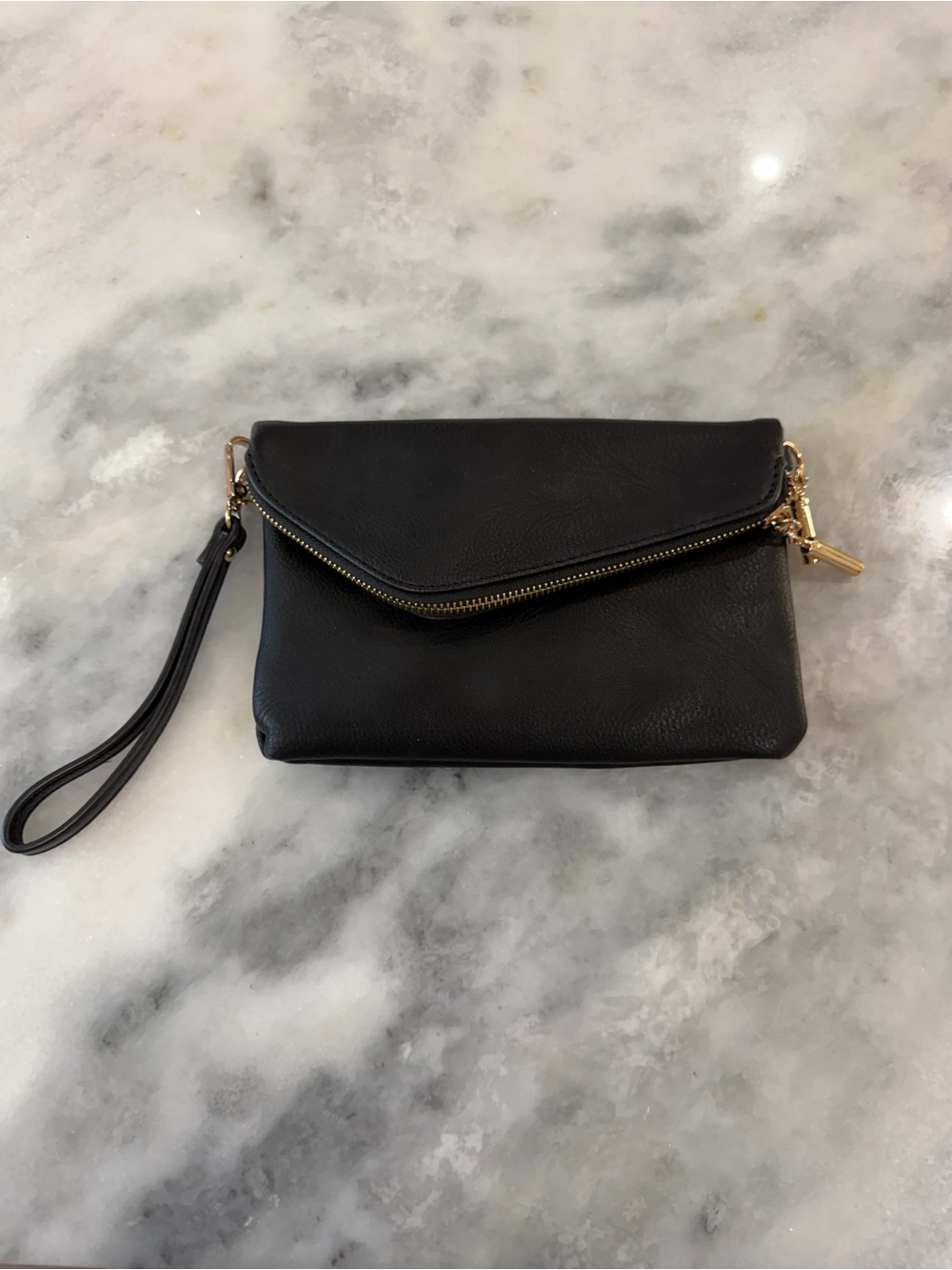 🖤 The perfect little grab-and-go bag!